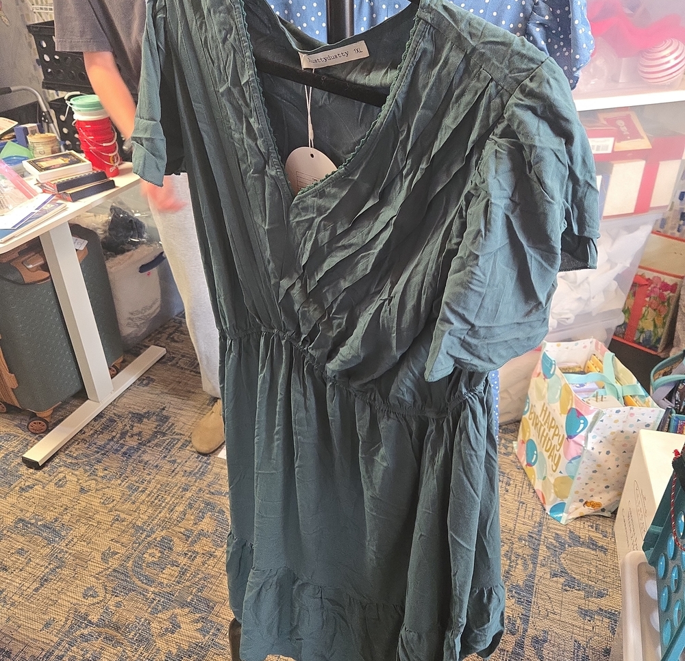 Waverly Teal Green Crinkle V-Neck Short Sleeve Tunic